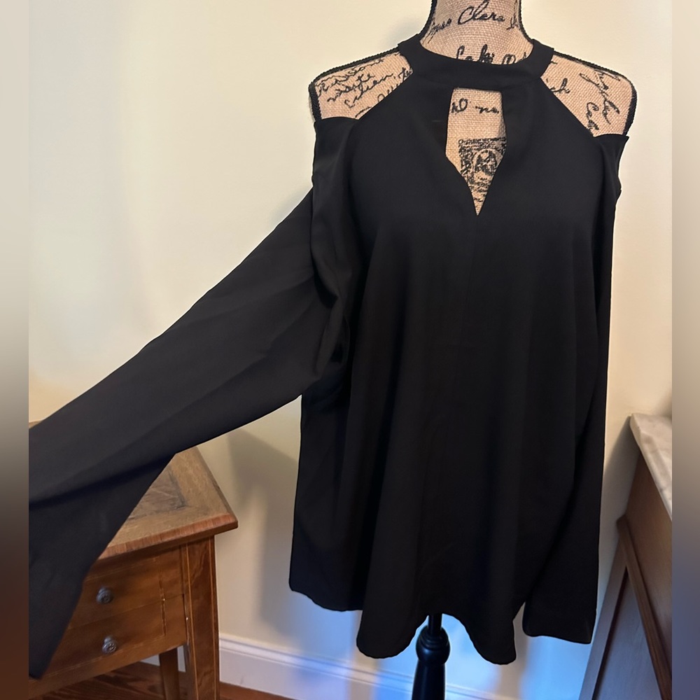 Lane Bryant Cold Shoulder Long Bell Sleeve Top Size 18